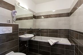 Suites & Apartments U Tri Hrusek