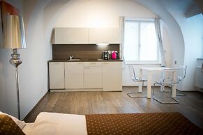 Suites & Apartments U Tri Hrusek
