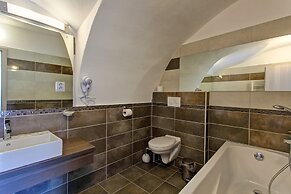 Suites & Apartments U Tri Hrusek