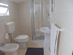 Lagos City Center Guest House & Hostel