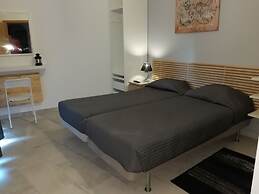 Lagos City Center Guest House & Hostel