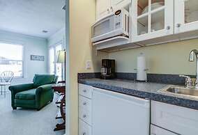 Captain's Cottage Suites