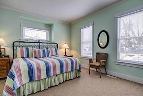 Captain's Cottage Suites