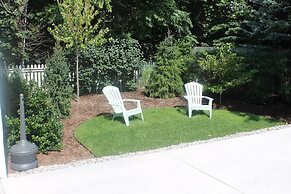 Captain's Cottage Suites