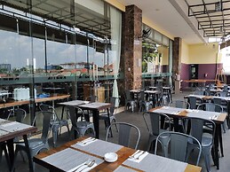 Harper Malioboro Yogyakarta by ASTON