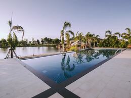 Tanita Lagoon Resort