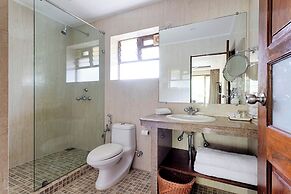 De Mandarin Beach Resort Suites & Villas