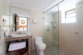 De Mandarin Beach Resort Suites & Villas