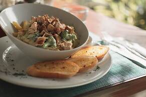 Villa Marina Lodge & Condos