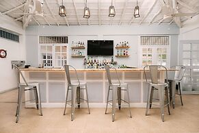 Villa Marina Lodge & Condos