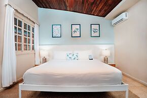 Villa Marina Lodge & Condos