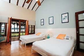 Villa Marina Lodge & Condos