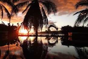 Villa Marina Lodge & Condos