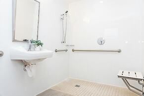 Beachside All Suites Hotel