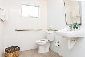 Beachside All Suites Hotel