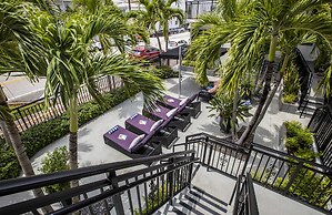 Beachside All Suites Hotel