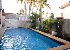 Al-Minhaj Service Apartments