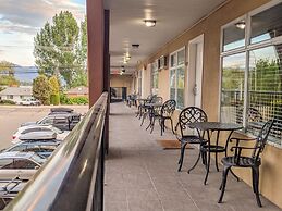 Desert Surfside Waterfront Accommodations