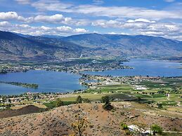 Desert Surfside Waterfront Accommodations