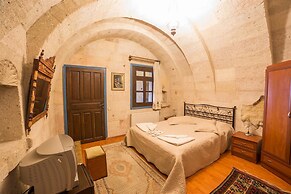 Oriental Cave Suites