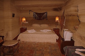 Oriental Cave Suites