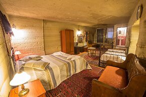 Oriental Cave Suites