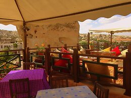 Oriental Cave Suites