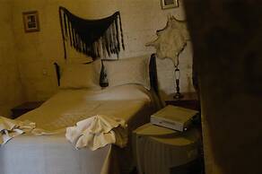 Oriental Cave Suites