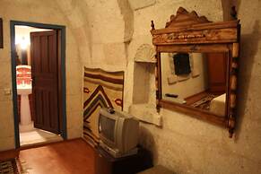 Oriental Cave Suites