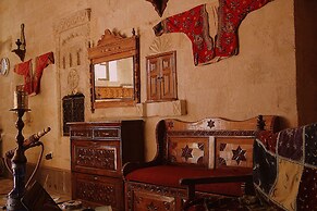 Oriental Cave Suites