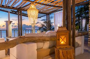 Bliss Hotel
