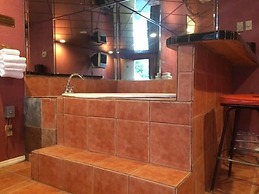 Pink Fountain Motor Inn