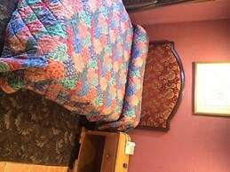 Pink Fountain Motor Inn