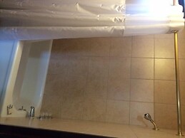 Pink Fountain Motor Inn