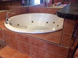 Pink Fountain Motor Inn