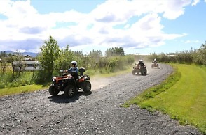 Hellisholar Cottages