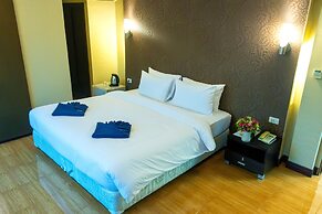 Visiting Card Hotel & Resort