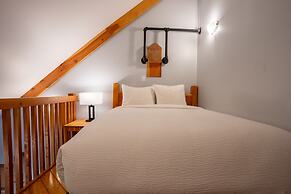 Basecamp Lodge Golden