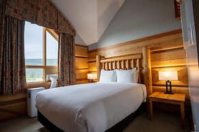 Basecamp Lodge Golden