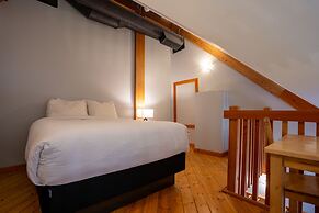 Basecamp Lodge Golden