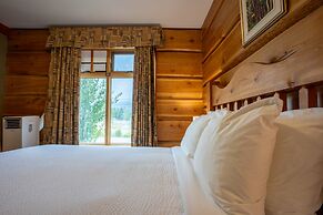 Basecamp Lodge Golden