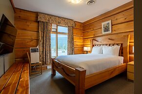 Basecamp Lodge Golden