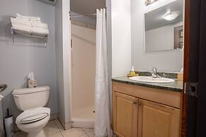 Basecamp Lodge Golden