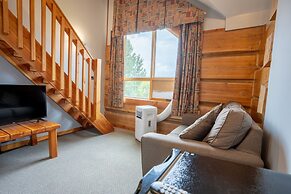 Basecamp Lodge Golden