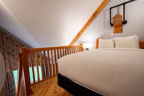 Basecamp Lodge Golden