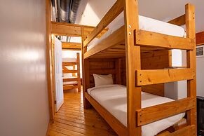 Basecamp Lodge Golden