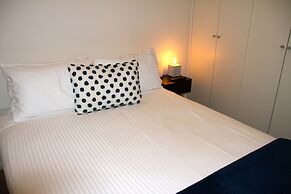 Waterfront Melbourne Apartments