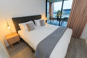 Waterfront Melbourne Apartments