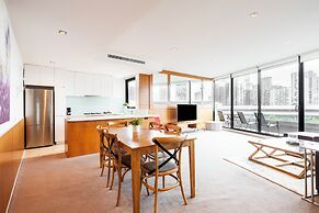 Waterfront Melbourne Apartments