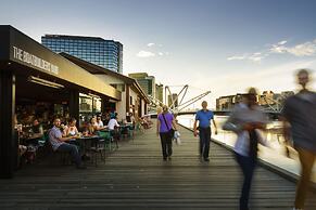 Waterfront Melbourne Apartments